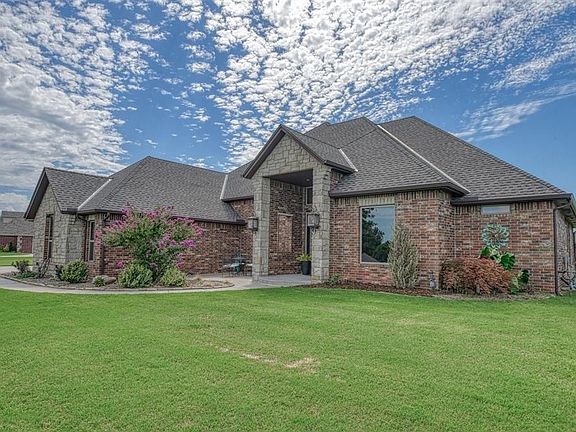 2nd image of 15415 Coral Creek Ln