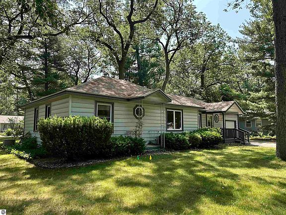 4th image of 619 Belmont Dr