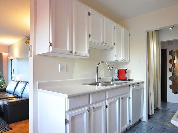 3rd image of 930 E 7th Ave #209
