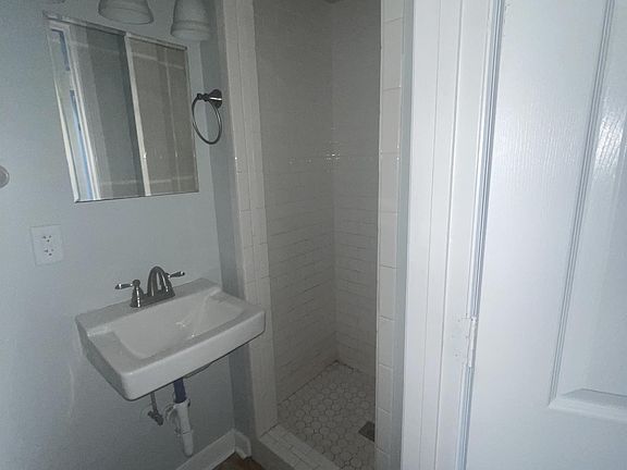 5th image of 1901 Success St #A1