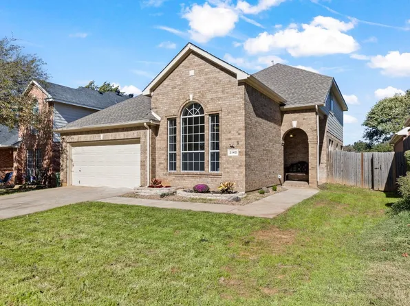 2140 Pritchard Dr, Grapevine, TX 76051