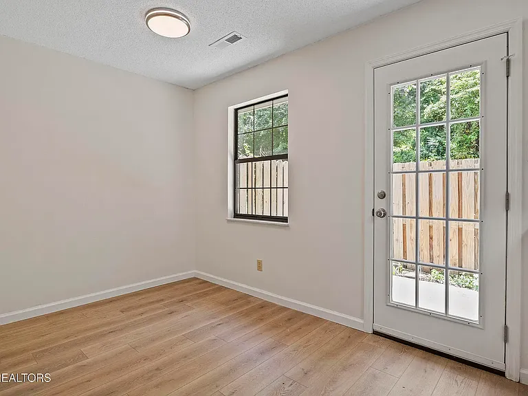 2109 Larimer St — Photo 7