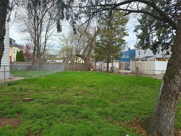526 Columbus Ave, Trenton, NJ 08629