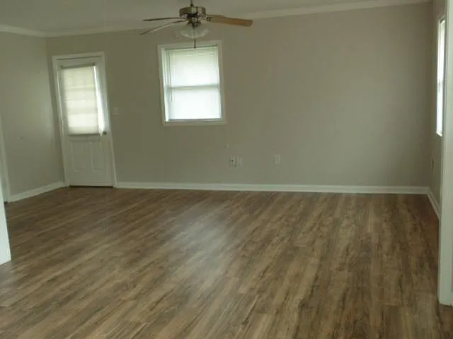 4418 Heath Dr — Photo 2