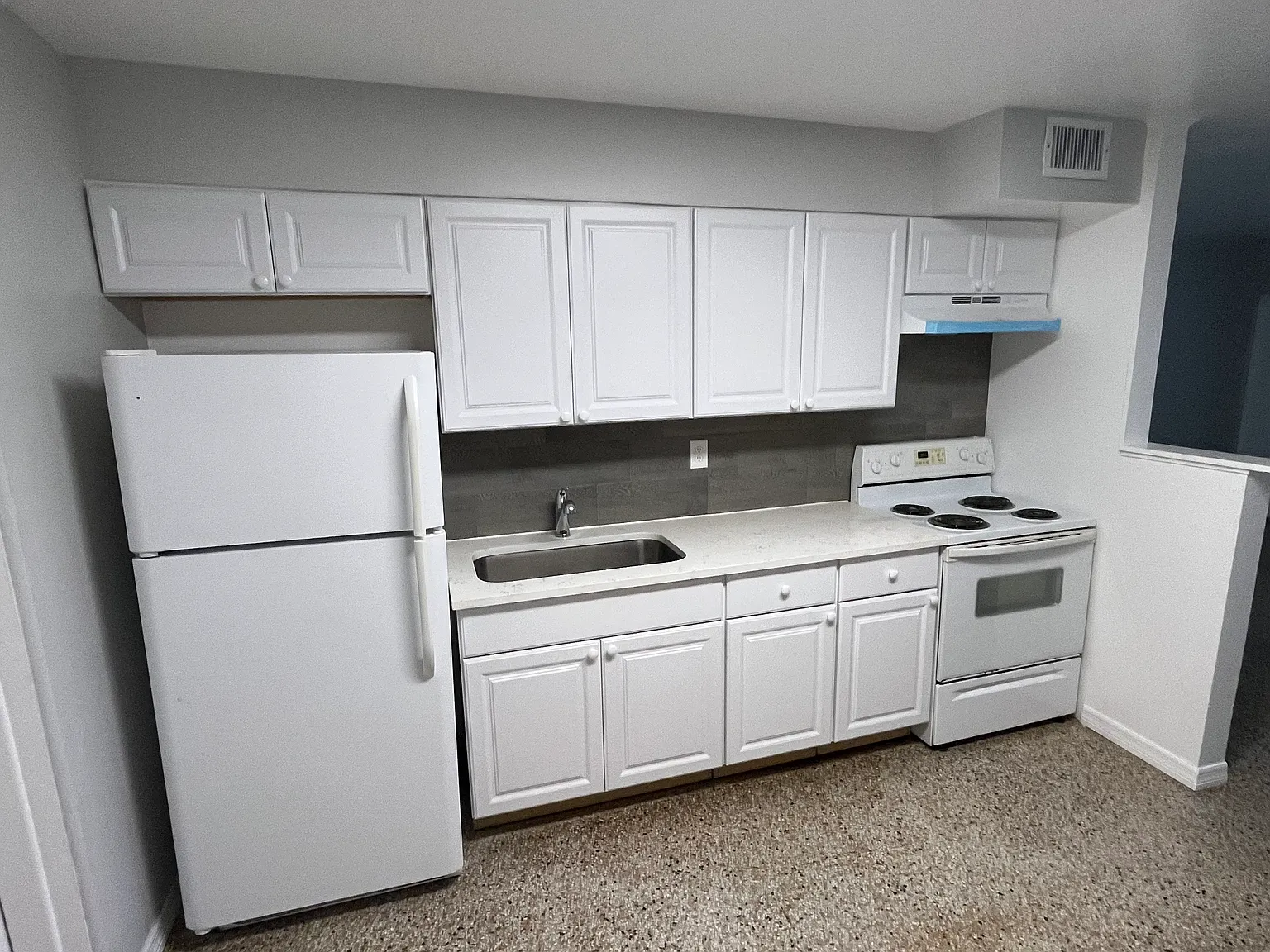 2 bed, 896 sqft, $1,500 — Photo 1