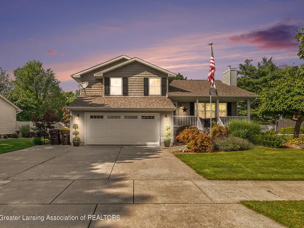 106 W Oak St, Saint Johns, MI 48879