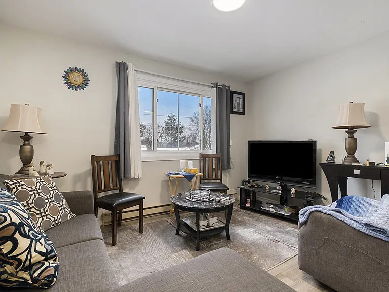 14 Scace Ave #18 — Photo 8