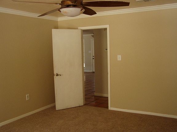4th image of 1111 Live Oak St