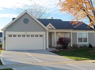 1112 Mill Ct, Carol Stream, IL 60188