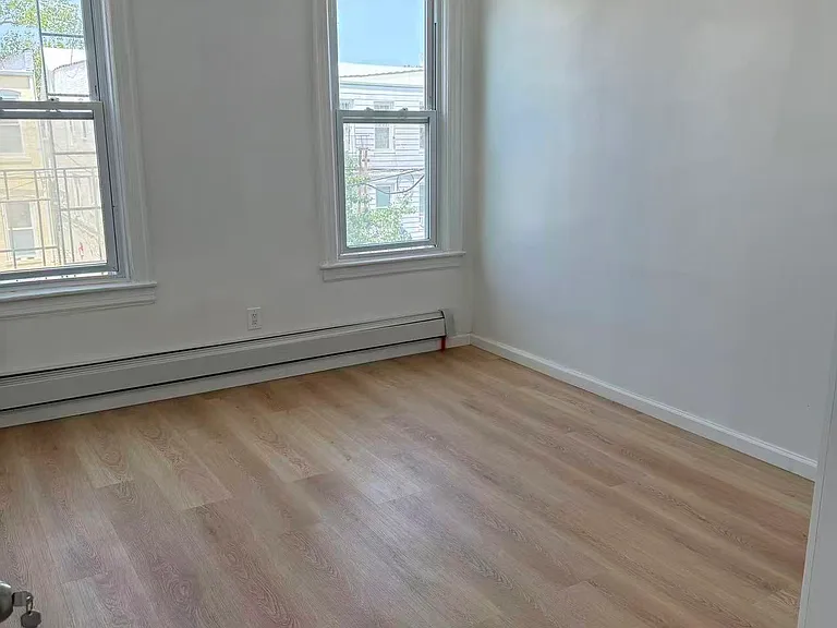 82 Bay 8th St #2F — Photo 4