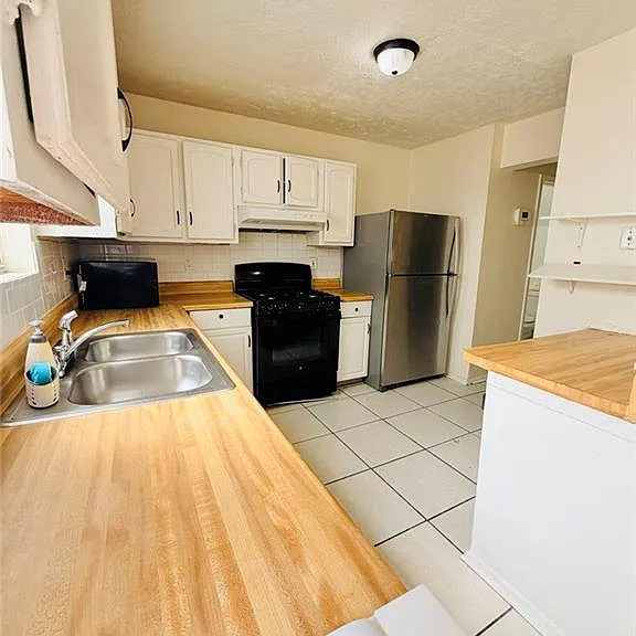1496 Kilmuir Way — Photo 4