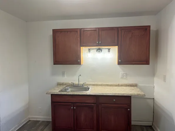 10020 Corning St, Oak Park, MI 48237