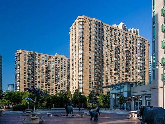 2nd image of 35 River Dr S APT 303