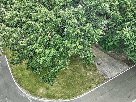 2nd image of 4394 Huston Hills Rd