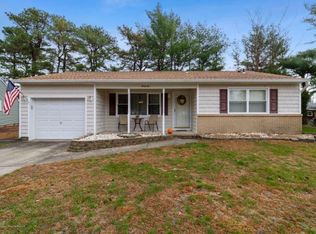 35 Brookfield Ct, Toms River, NJ 08757