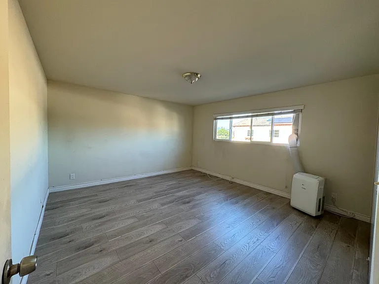 325 W Norwood Pl #C — Photo 6