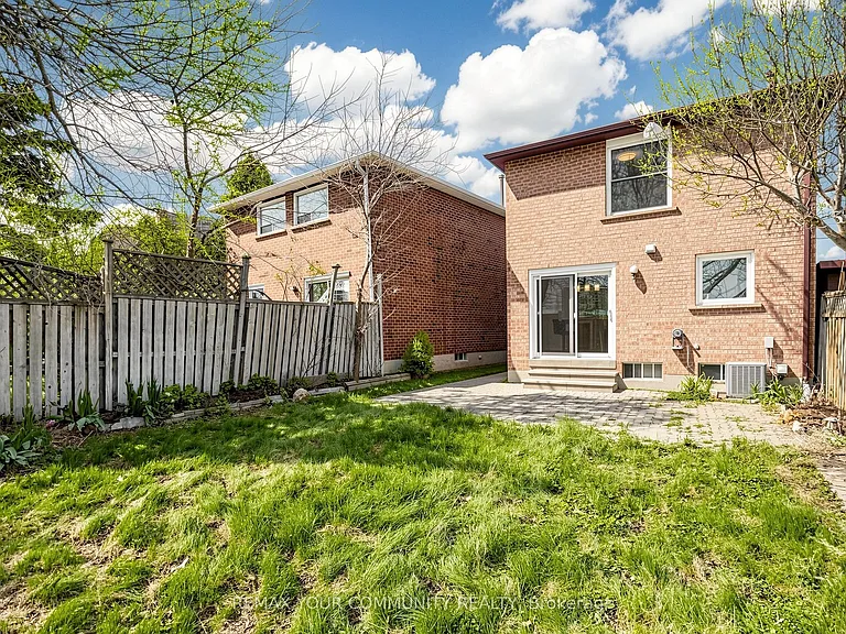 63 Patrice Cres #UPPER — Photo 36