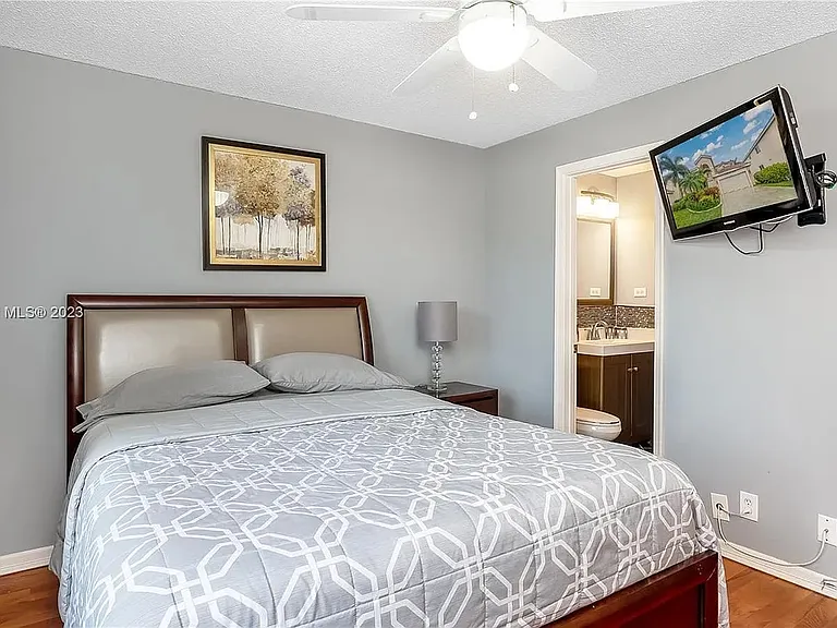 1714 Royal Grove Way — Photo 32