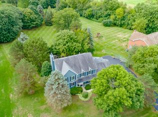 42 Gino Ln, Hawthorn Woods, IL 60047
