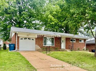9807 Ridgely Ln, Saint Louis, MO 63123