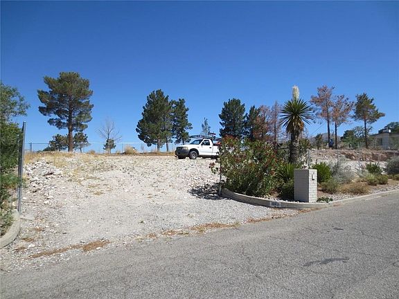 2nd image of 933 Singing Hills Dr
