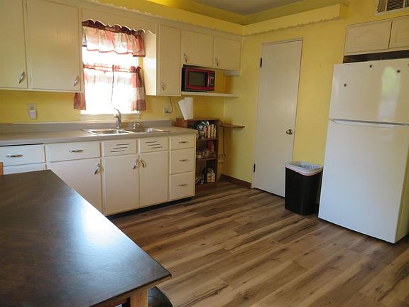 3rd image of 151 S Weimar St