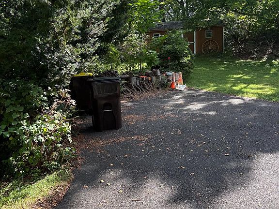 3rd image of 595 Keeler Rd