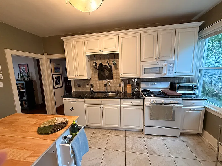 2472 Fairview Ave #1 — Photo 3