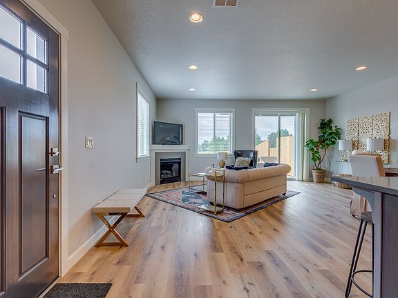 3rd image of 16522 SE 39th St