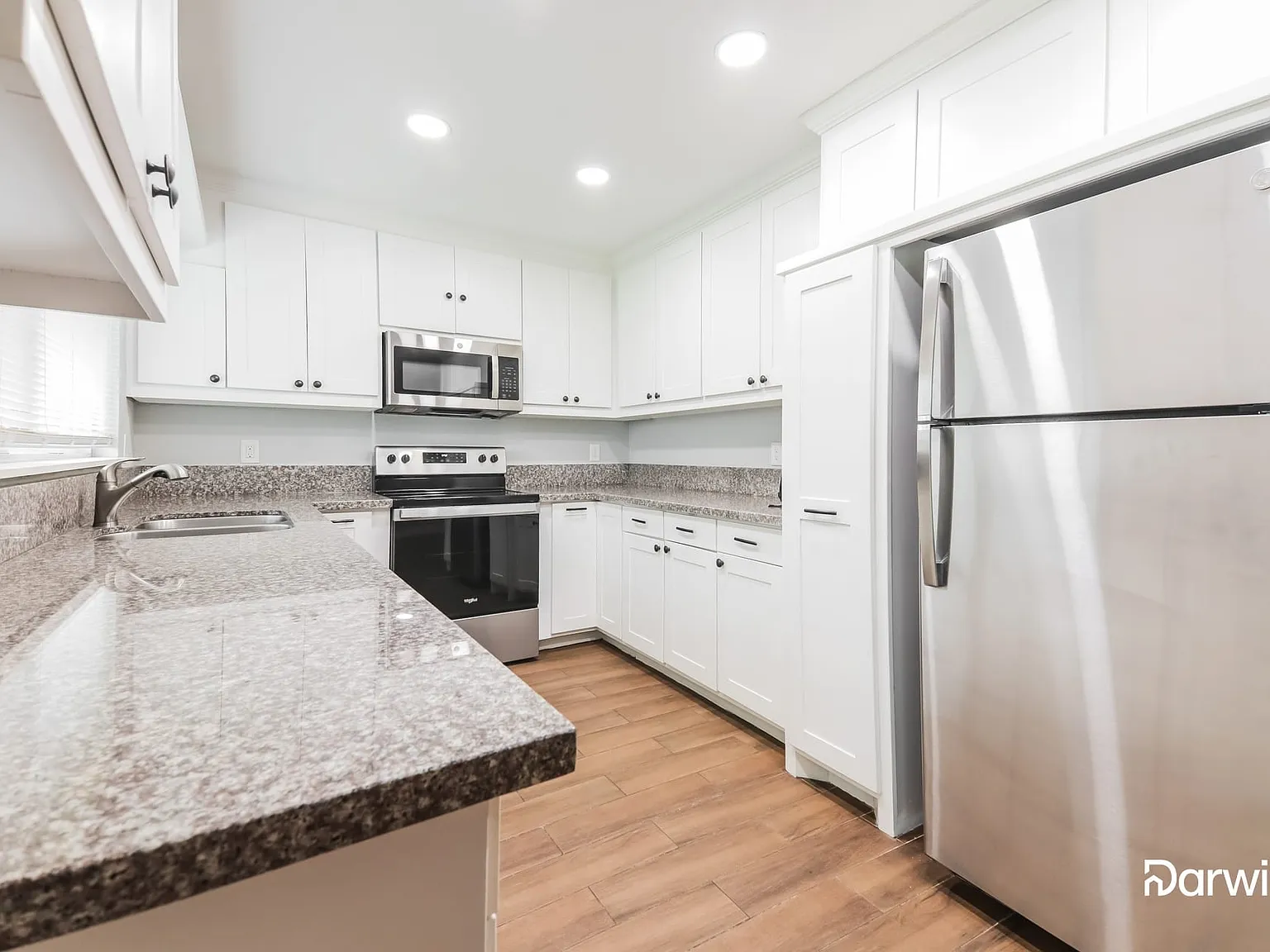 3 bed, 2.0 bath, 1270 sqft, $1,810 — Photo 4