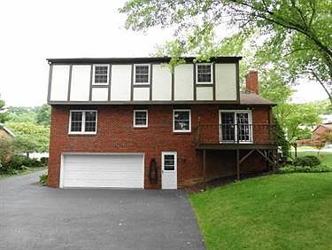 5th image of 28 Brookdale Dr