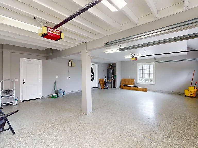 3 Car Garage