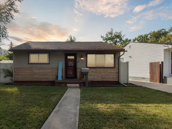 11748 Syracuse St, Taylor, MI 48180