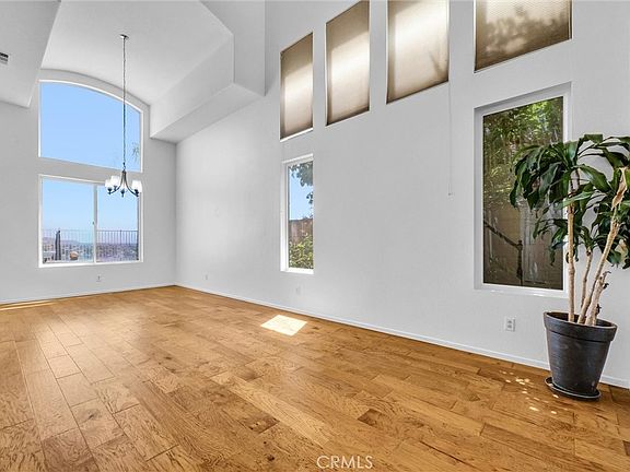 3rd image of 43 Villa Valtelena