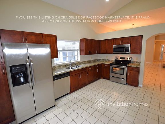 5th image of 10 Blenheim Ct