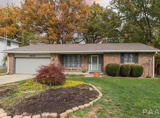 4929 W Woodfern Rd, Peoria, IL 61607