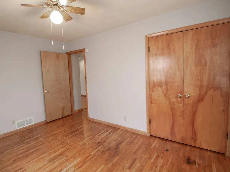 1303 Smiley Ln — Photo 20