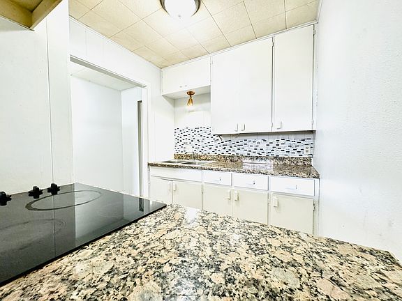 3rd image of 1120 Valley View Dr APT B4