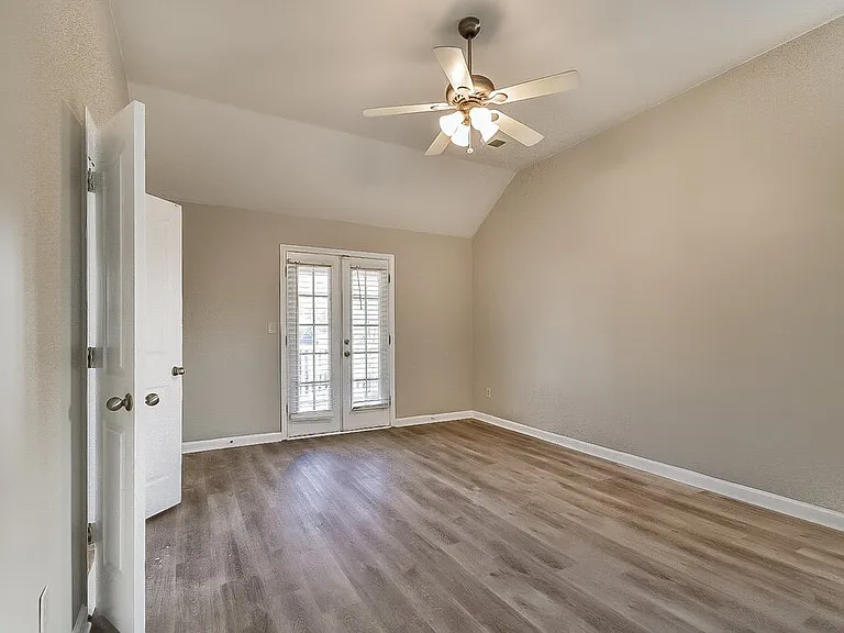 8531 Griffin Park Dr — Photo 11