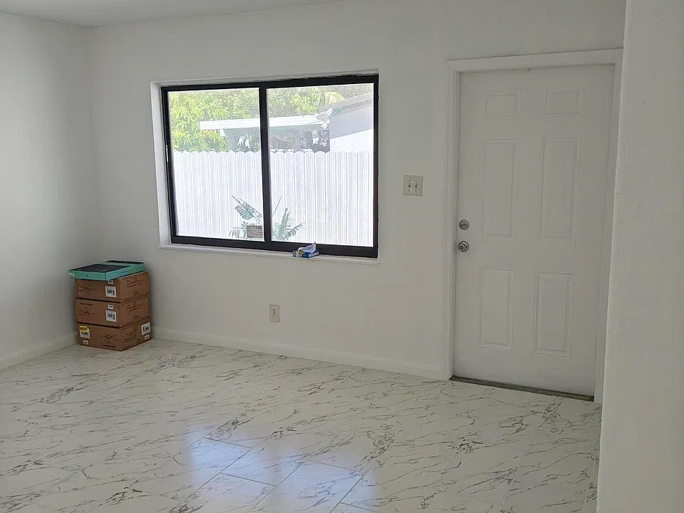 704 NW 3rd Ct #1