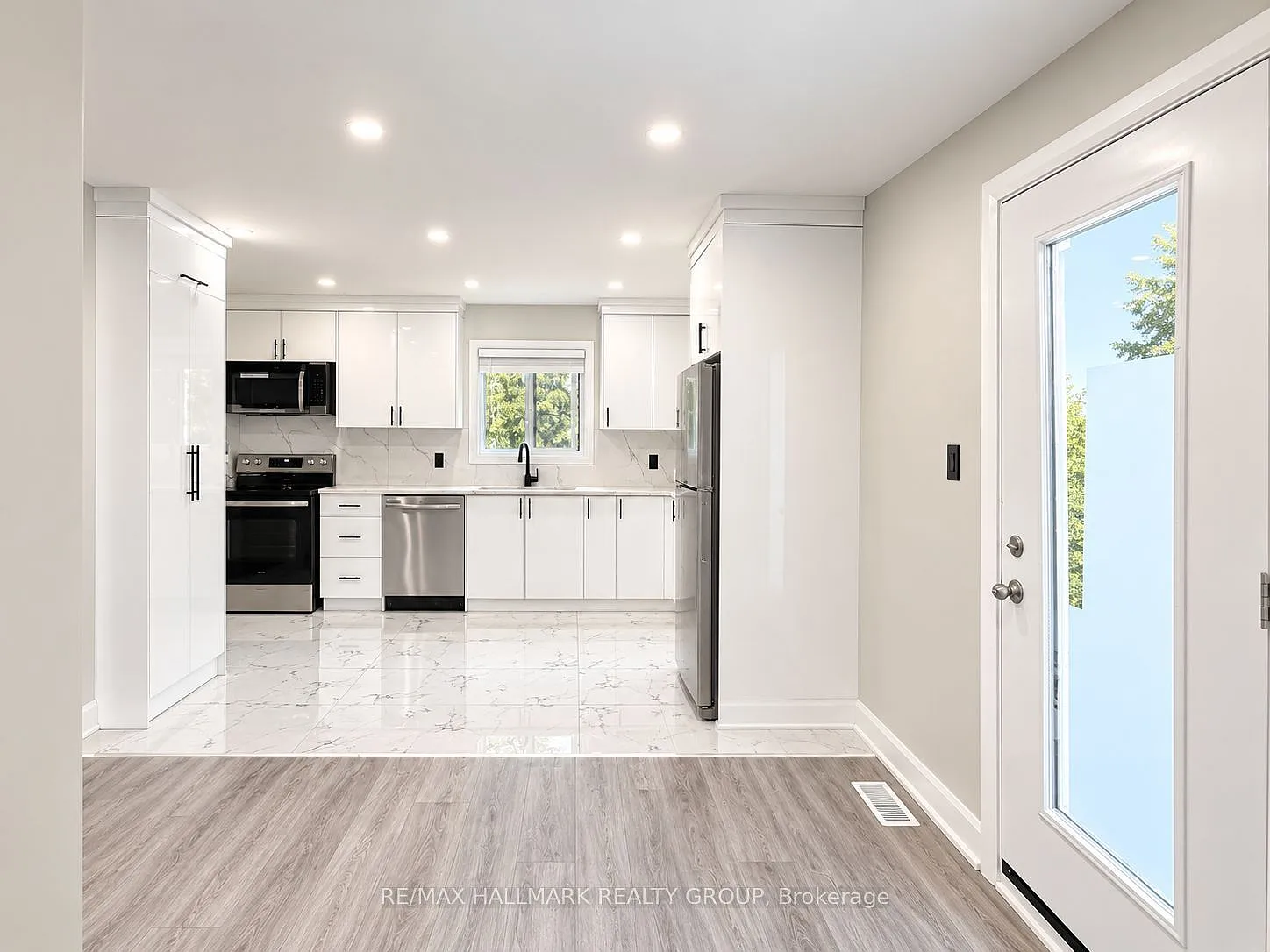 3 bed, $2,995 — Photo 2