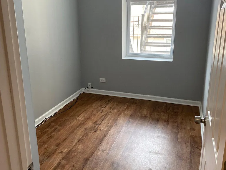 1102 W 18th St #2R — Photo 6