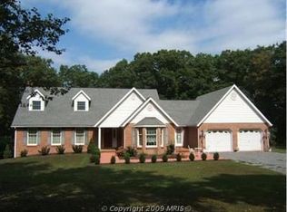 12 J And B Ln, Berkeley Springs, WV 25411