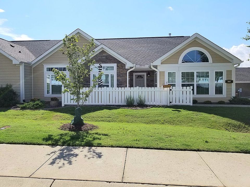 1st image of 907 Blue Bird Ln