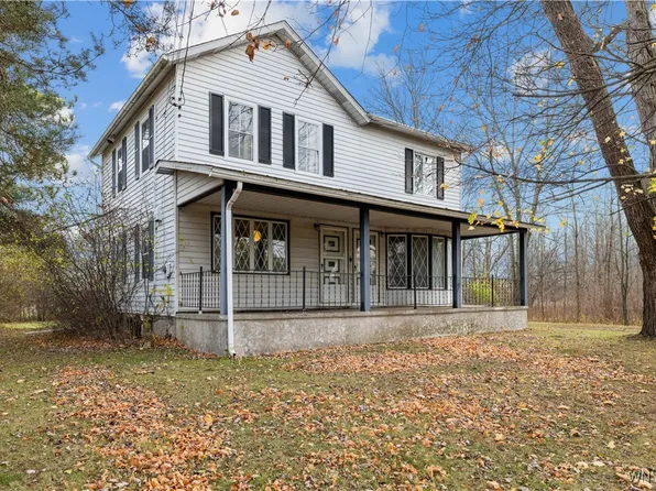 5723 Beattie Ave, Lockport, NY 14094