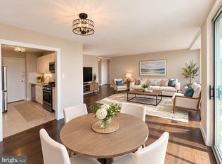 10401 Grosvenor Park Condo, Rockville, MD 20852