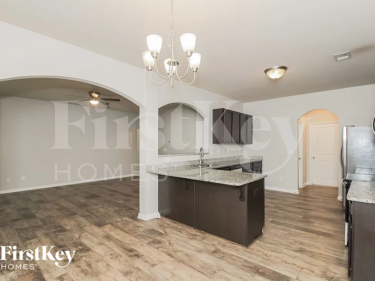 153 Southwind Cir — Photo 6