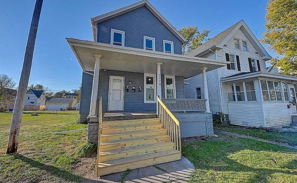 1st image of 1409 Bever Ave SE APT 2