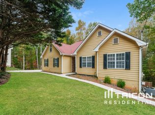 2716 King Arthur Ct, Buford, GA 30519