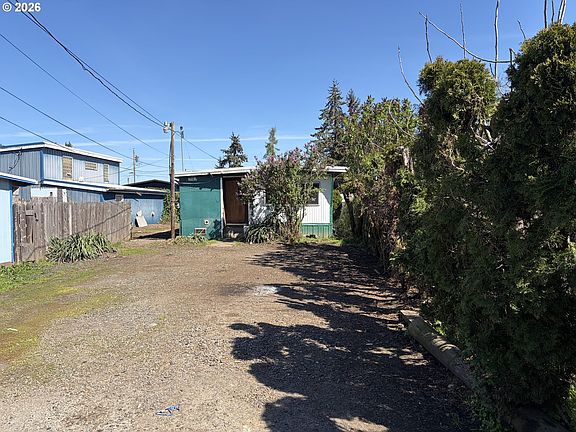 3rd image of 1273 33rd St